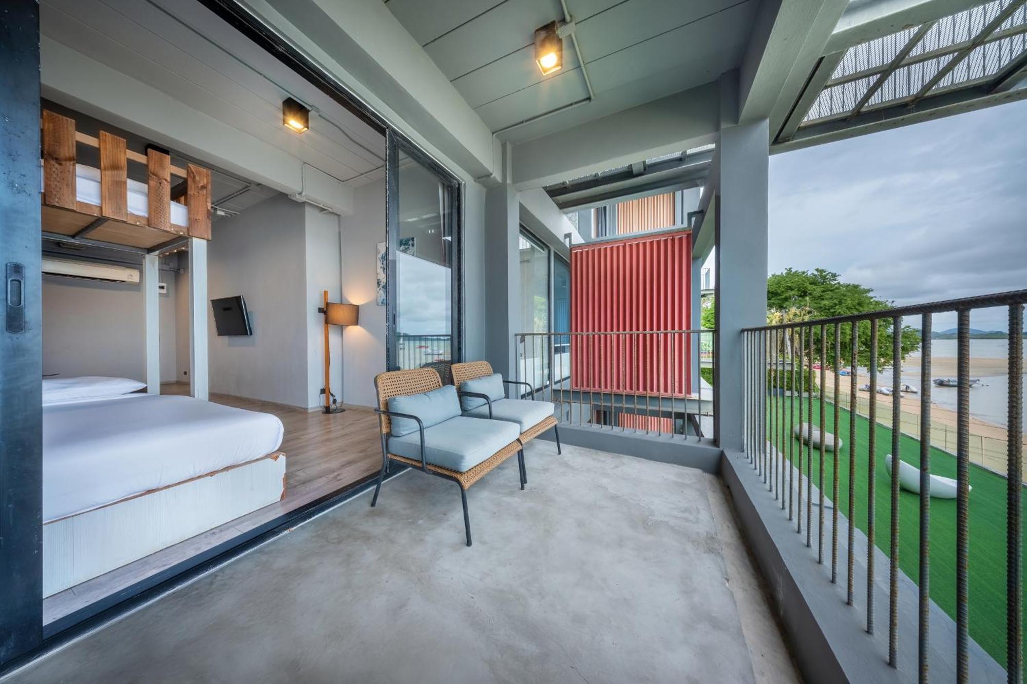 Shin Arch39 Phuket Beach Front - Sha Plus Chalong Exterior foto