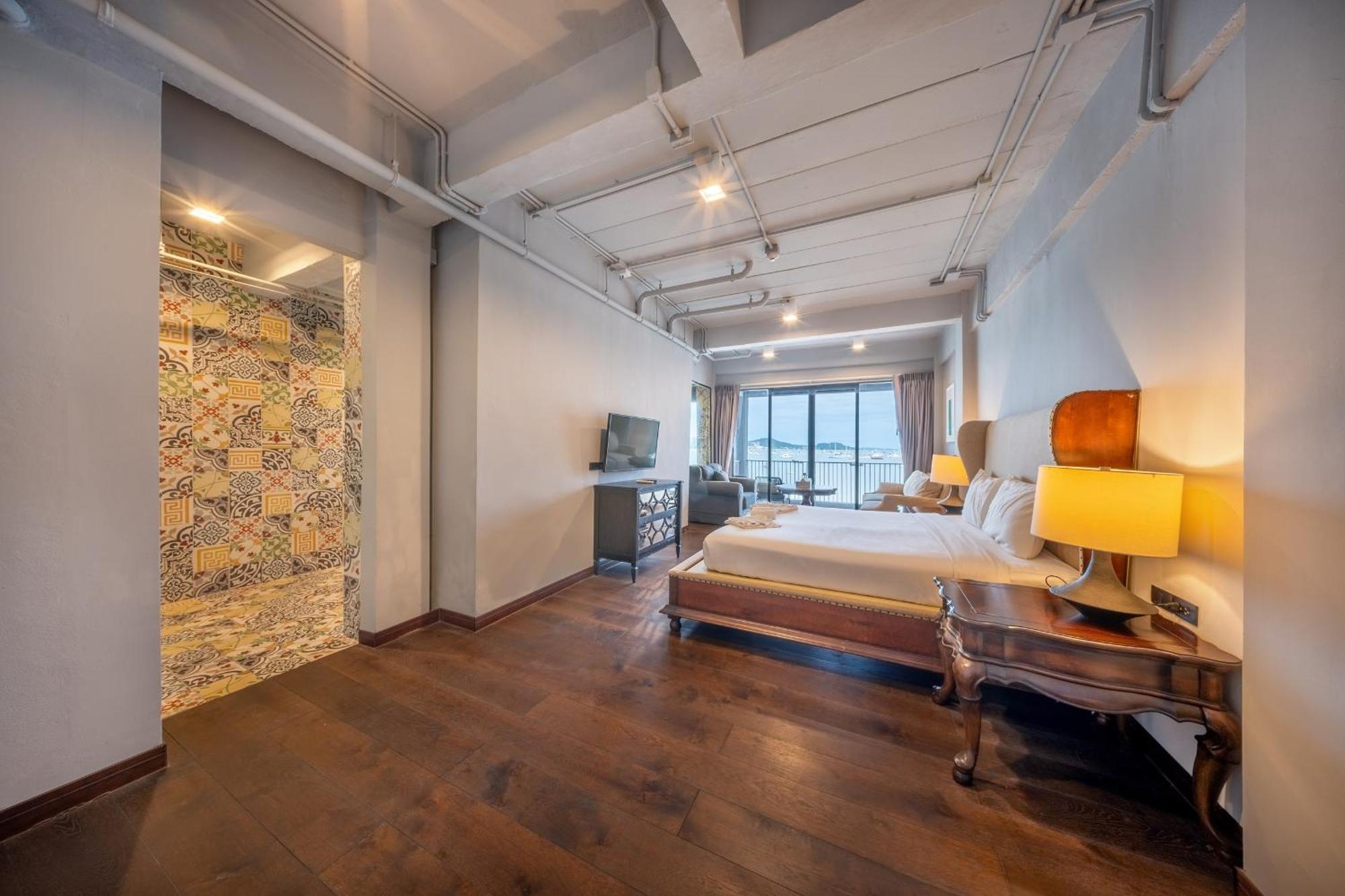 Shin Arch39 Phuket Beach Front - Sha Plus Chalong Exterior foto