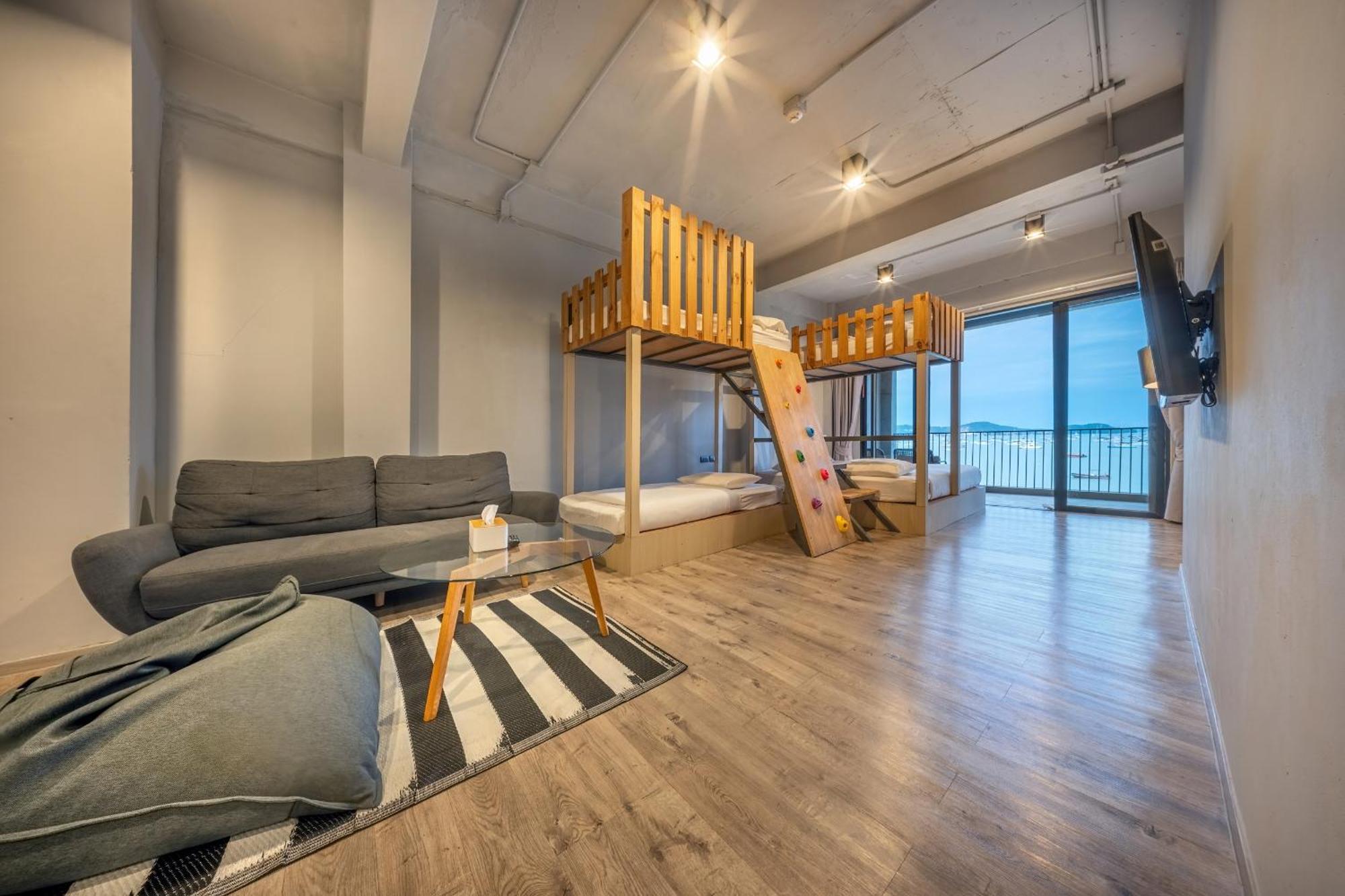 Shin Arch39 Phuket Beach Front - Sha Plus Chalong Exterior foto