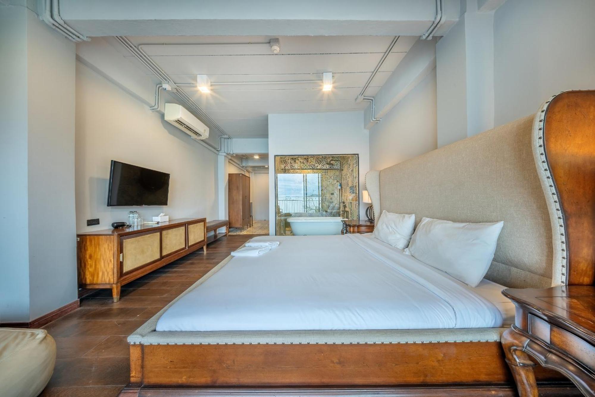 Shin Arch39 Phuket Beach Front - Sha Plus Chalong Exterior foto