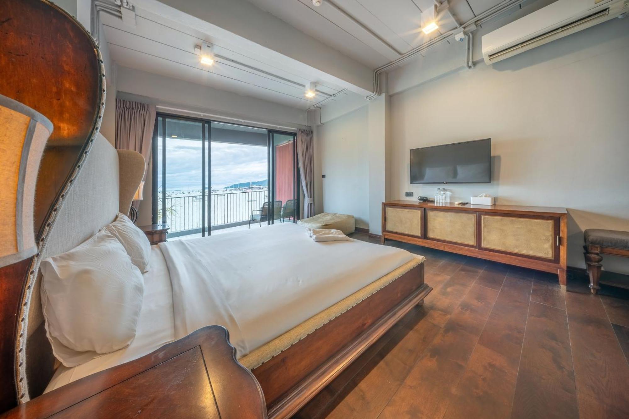 Shin Arch39 Phuket Beach Front - Sha Plus Chalong Exterior foto