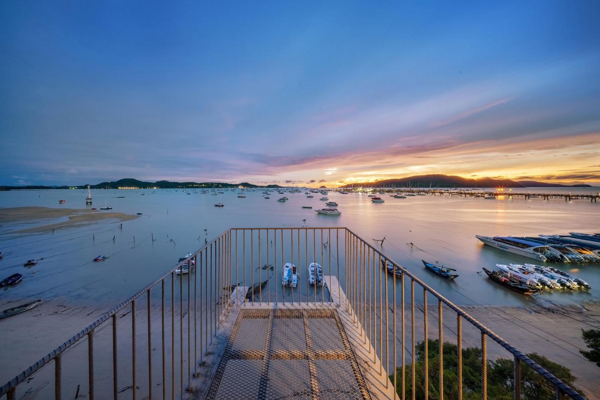 Shin Arch39 Phuket Beach Front - Sha Plus Chalong Exterior foto